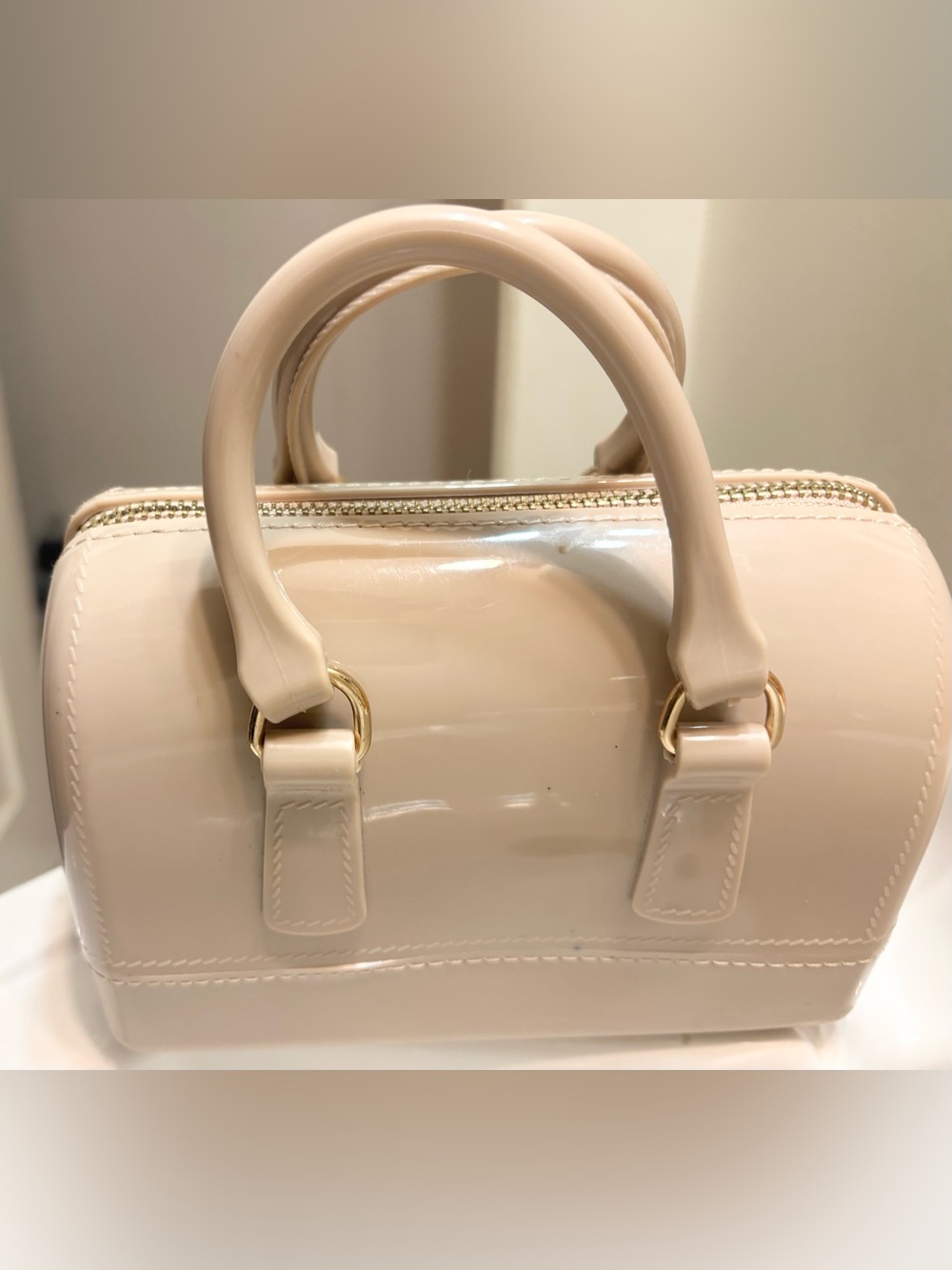 Women’s Patent Top-Handle Bag in Cream